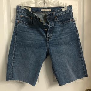 Levi’s Cut-Off Bermuda Short
